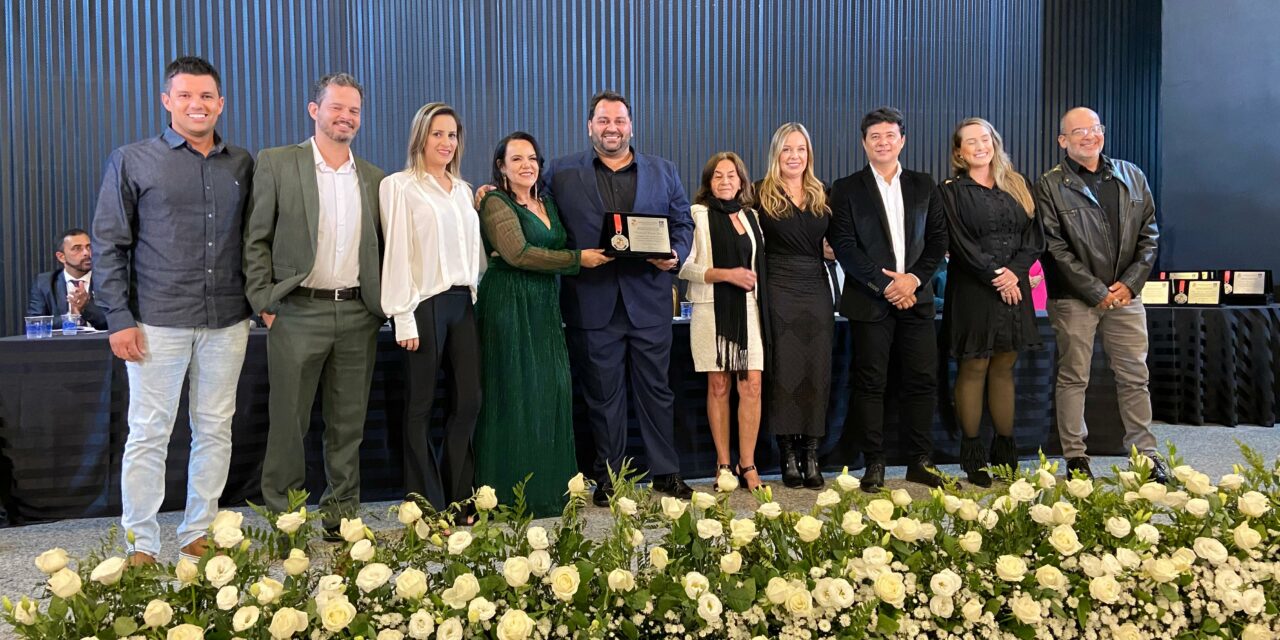 Legislativo entrega Títulos de Cidadania Honorária e Medalha  de Honra ao Mérito