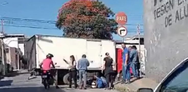 Motociclista fica ferido em acidente na av. Governador Magalhães Pinto, em Divinópolis