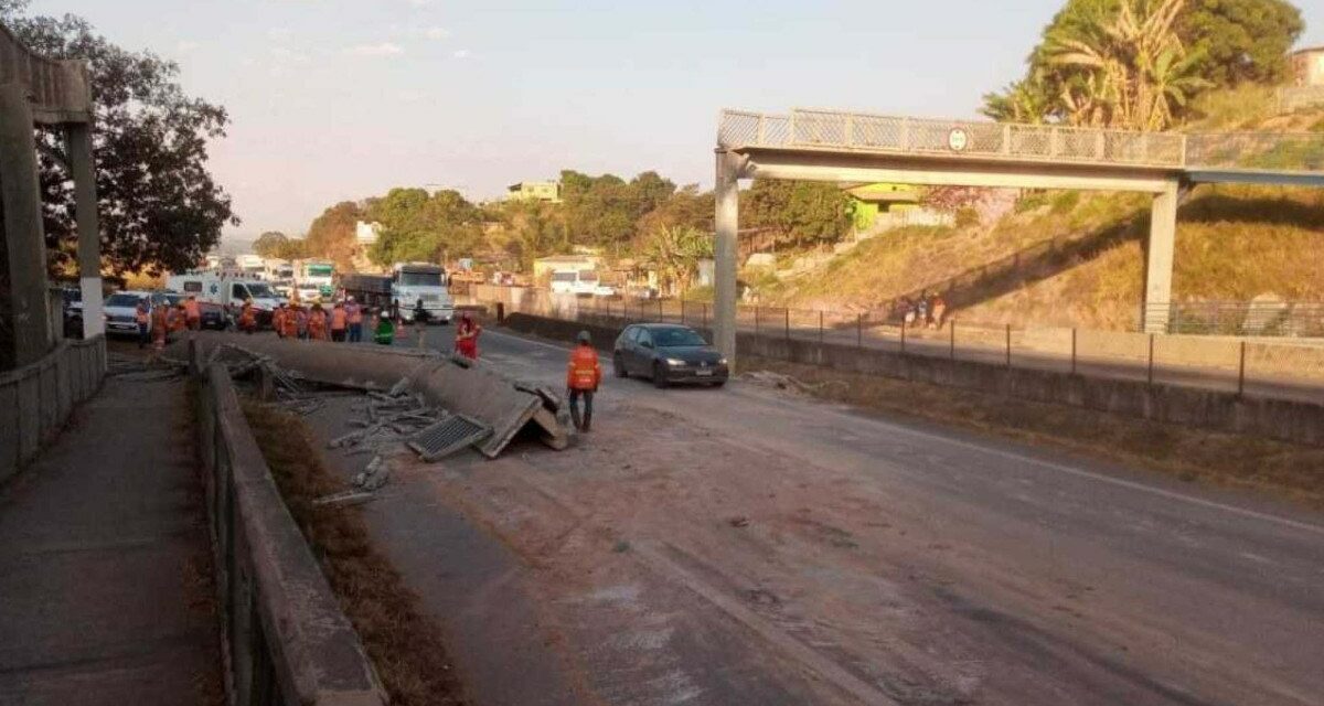 Passarela que caiu na BR-262 pode levar 5 meses para ser reconstruída