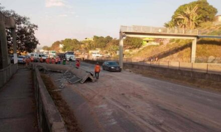 Passarela que caiu na BR-262 pode levar 5 meses para ser reconstruída
