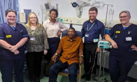 Homem é o primeiro vacinado do mundo contra o câncer de intestino