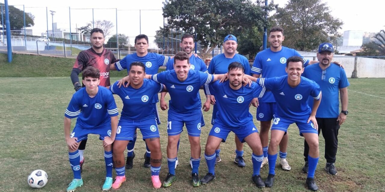 Amistoso de futebol movimenta o Country Clube