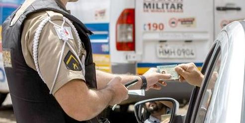 CRLV 2024: exigência do documento terá início em setembro em MG