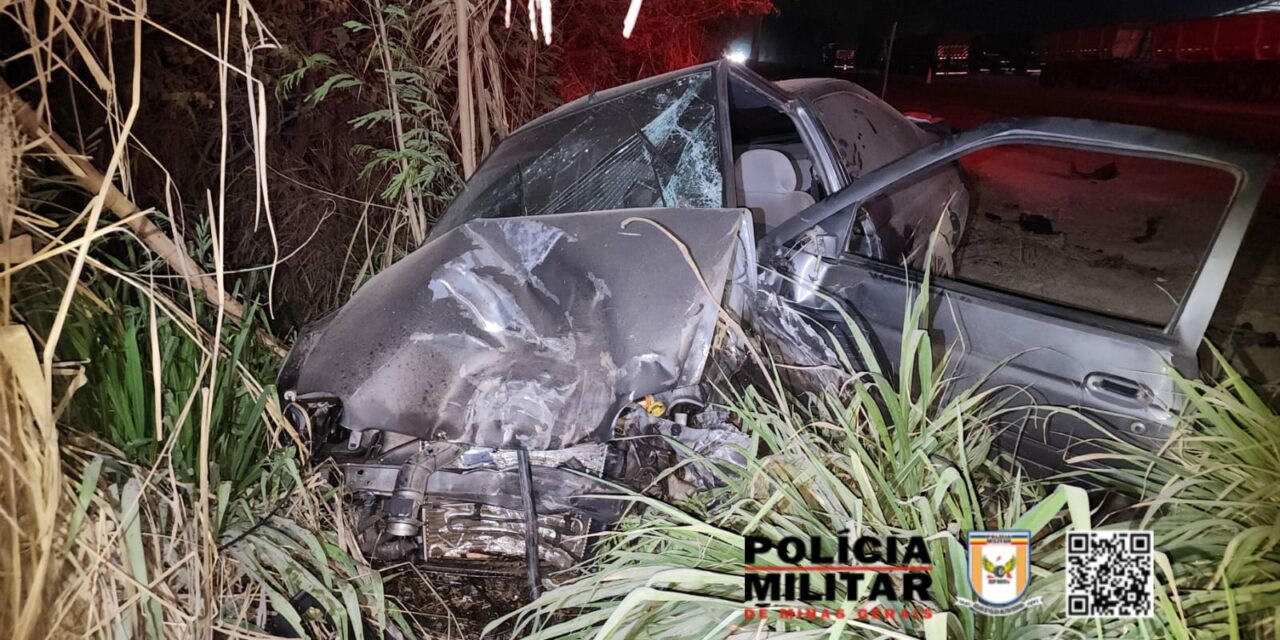 Idoso fica em estado grave após colisão na BR-354, em Arcos