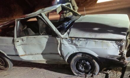 Carro capota e deixa três crianças e três jovens feridos na BR-354, em Iguatama