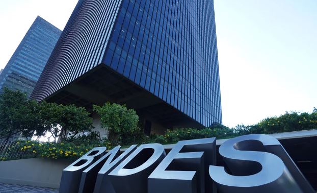 BNDES divulga edital de concurso com 150 vagas e salários de R$ 20,9 mil