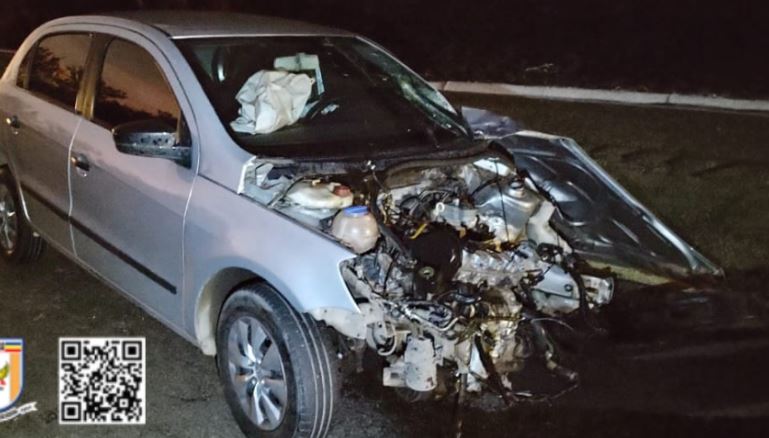 Acidente entre três veículos é registrado na BR-494, em Divinópolis; motorista teria dormido ao volante