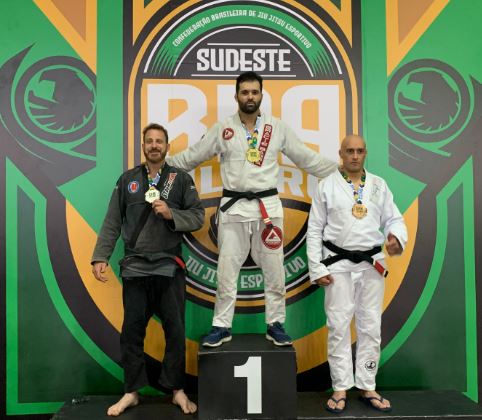 Atletas de Formiga conquistam ouro em campeonato de jiu-jitsu em Pouso Alegre