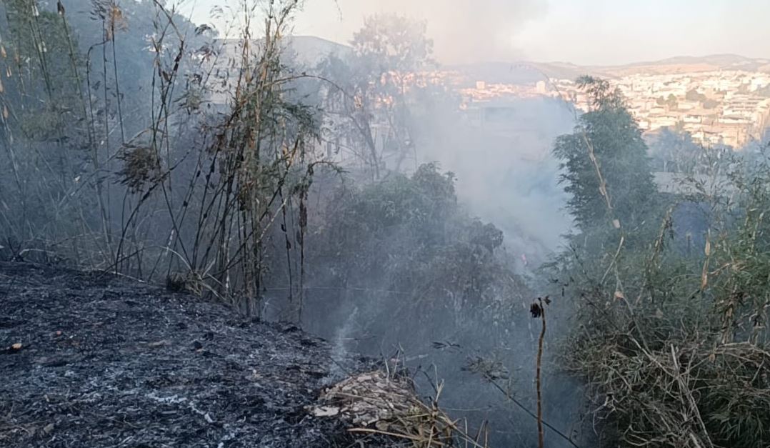Incêndio é registrado em área de descarte irregular de lixo, em Formiga