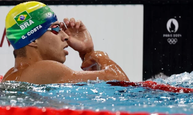 Brasil se destaca em Paris 2024: Natação brilha, mas judô e esgrima enfrentam desafios