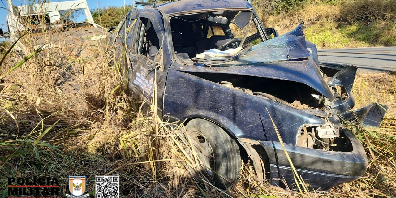 Homem sofre acidente após dormir na direção veicular, em Pimenta