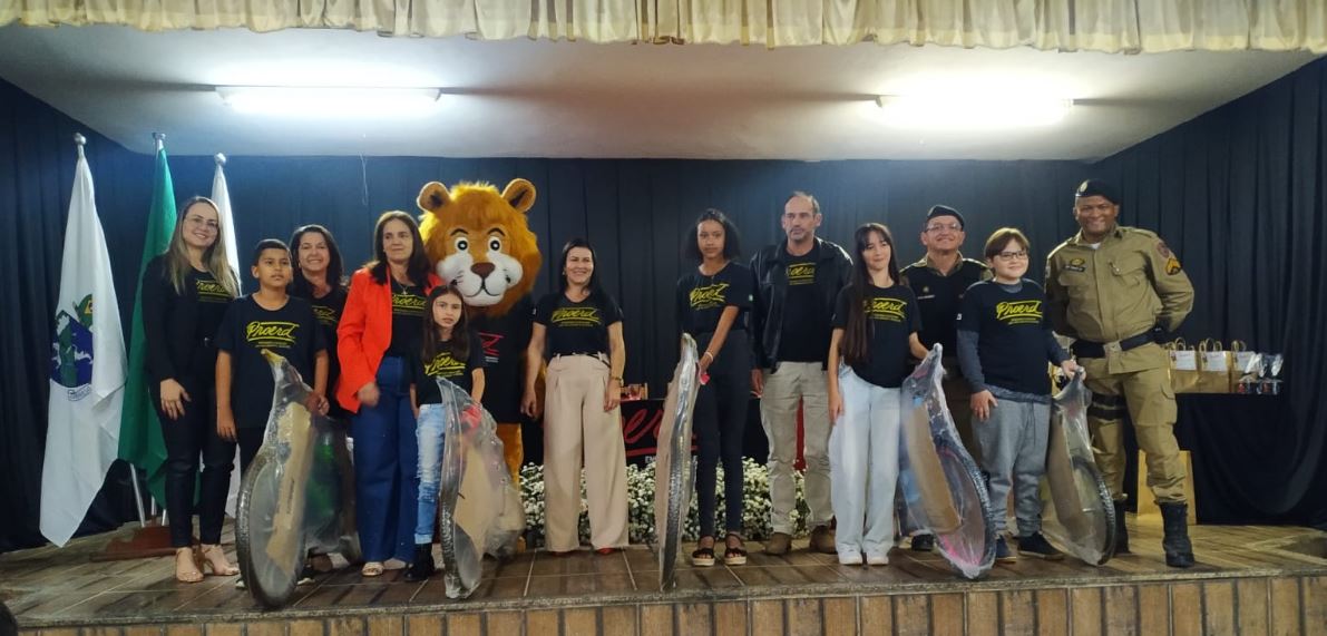 Polícia Militar realiza formatura do Proerd para 97 alunos de escolas de Córrego Fundo