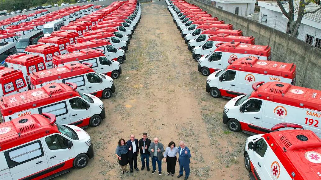 Lula entrega 280 novas ambulâncias para a frota do Samu