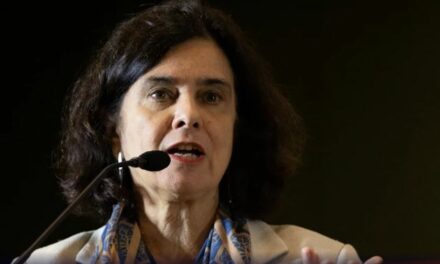 Saúde injeta R$ 18 milhões em MG para ações contra HIV; infecção aumentou entre jovens