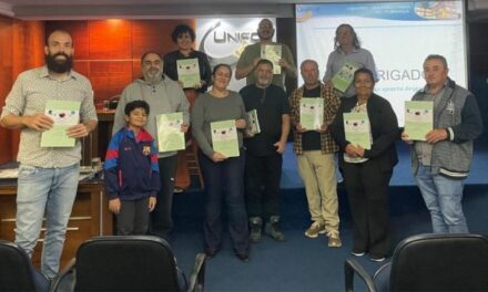 Unifor-MG: realizado lançamento da revista “Caderno de Resumos do 1º Seminário Florada no Carste”
