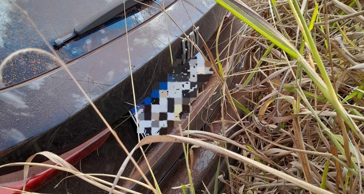 Veículo sai da pista e jovem fica gravemente ferida na MG-170, entre Arcos e Lagoa da Prata