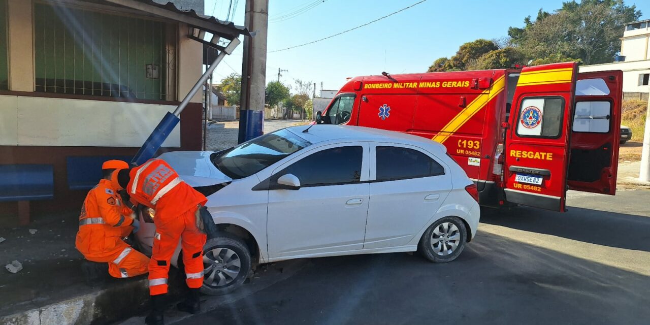 Acidente é registrado em área central de Arcos