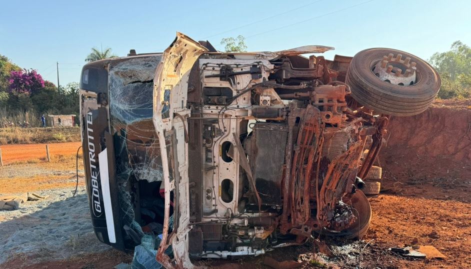 Divulgadas mais informações sobre acidente com três vítimas fatais na BR-354, em Bambuí
