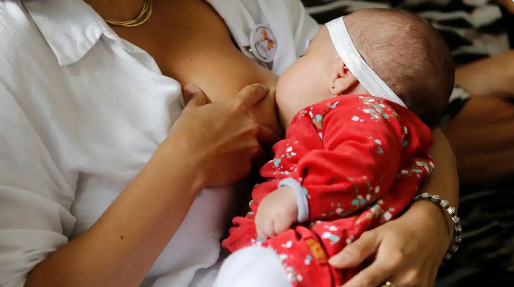 Agosto Dourado reforça os benefícios da amamentação para mães e bebês