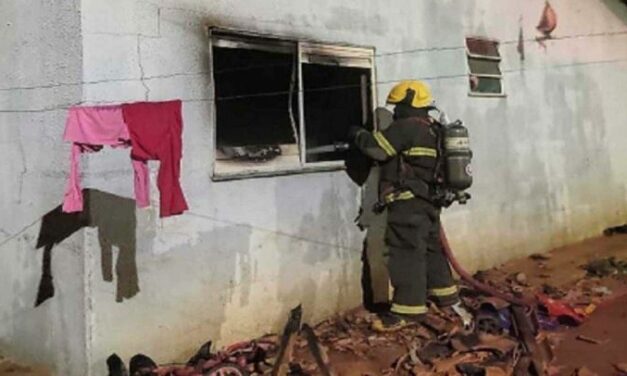 Criança de 4 anos que sofreu queimaduras em incêndio morre no interior de Minas