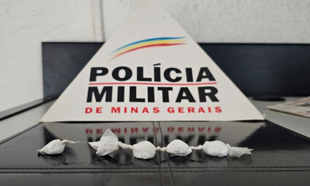 Homem é preso com drogas durante abordagem policial em Arcos