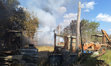 Incêndio atinge quatro propriedades rurais de Arcos