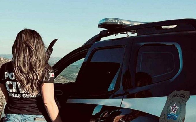 Minas: pré-adolescente leva tiro ao brincar com a arma do pai