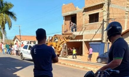 Ajudante de pedreiro é eletrocutado enquanto trabalhava em obra