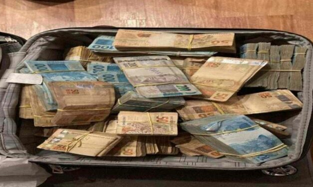 Dupla é detida com R$ 540 mil em aeroporto da Pampulha