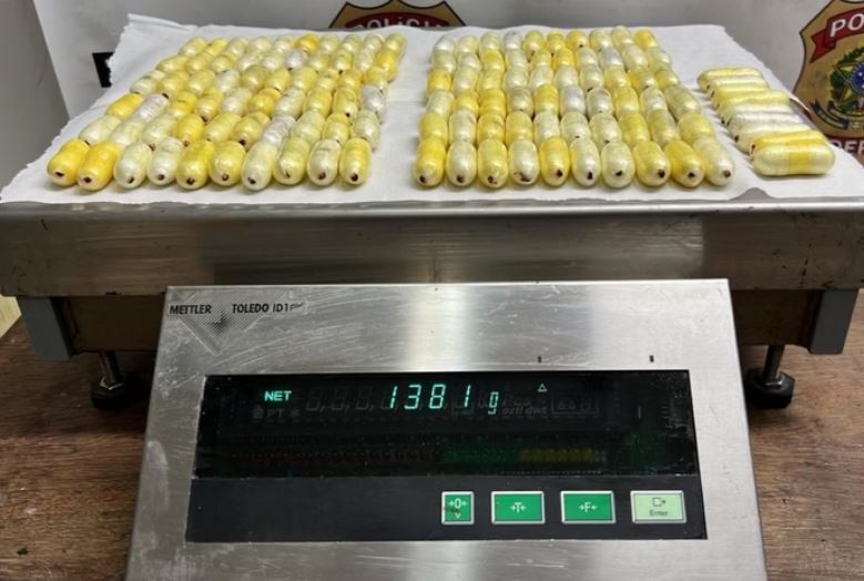 PF prende suspeitos de recrutar mulas que levariam cocaína para Europa