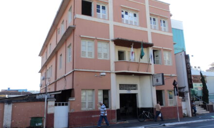 Prefeito de Formiga regulariza pagamento integral de servidores e garante compromisso com a folha