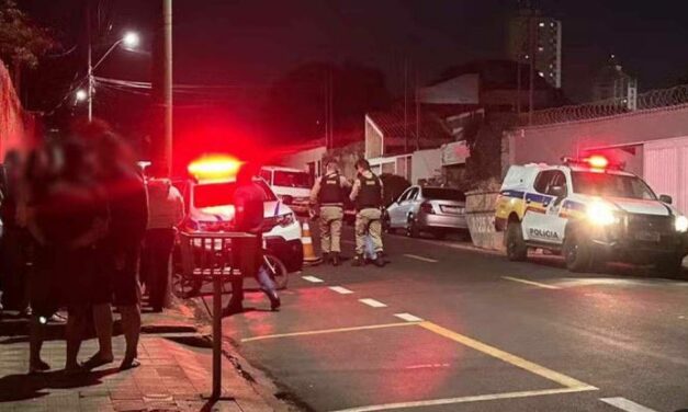 Adolescente mata o primo a facadas por causa de cigarro de palha