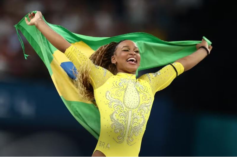 Com 4 medalhas, Rebeca se torna brasileira mais vitoriosa em Olimpíadas