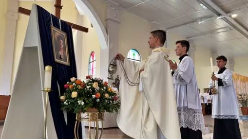 Santuário de Santa Rita de Cássia recebe relíquia de Carlo Acutis, o ‘padroeiro da internet’