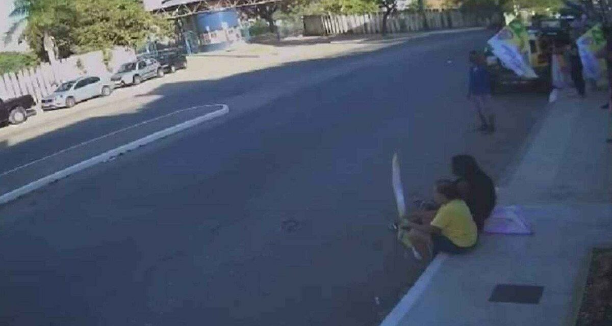Tiroteio em ato político mata um e deixa idoso ferido