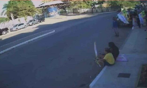 Tiroteio em ato político mata um e deixa idoso ferido