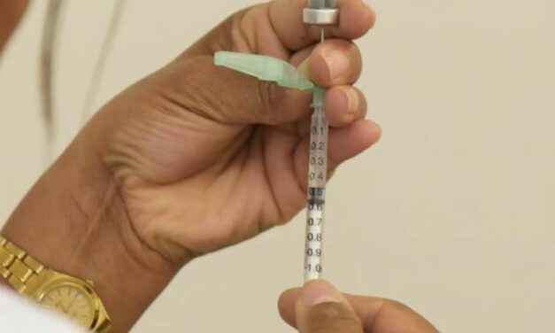 Jovens sem vacina: estudo aponta que 45% dos adolescentes têm receio de se vacinar contra HPV e meningite