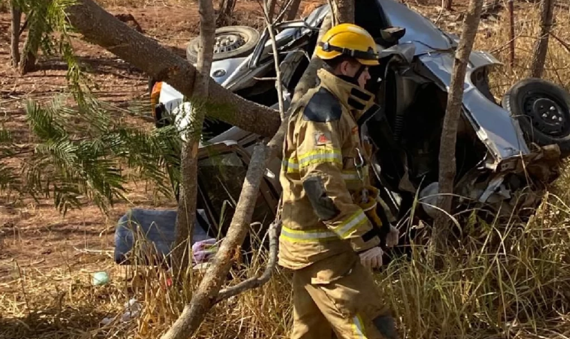 Acidente mata duas pessoas e deixa crianças feridas na MG-060