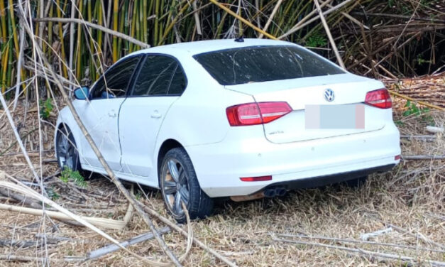 Polícia Militar recupera na zona rural de Formiga veículo furtado em Divinópolis