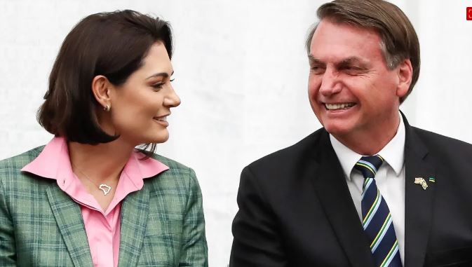 Governo é condenado a indenizar Bolsonaro e Michelle por danos morais