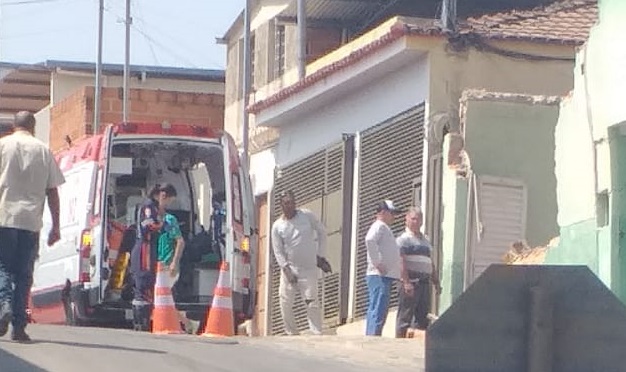 Laje de construção desaba e deixa trabalhador ferido em Formiga