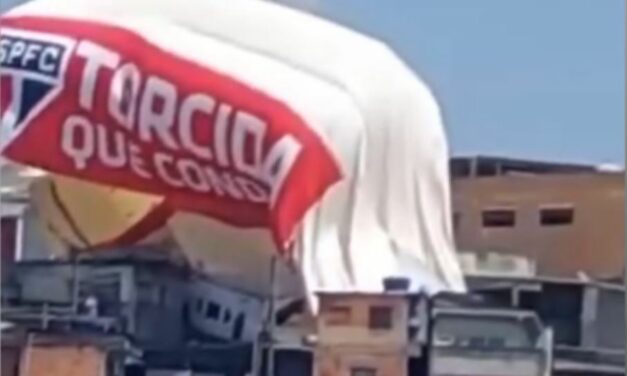 Dirigível com símbolo do São Paulo FC cai sobre casas em Osasco
