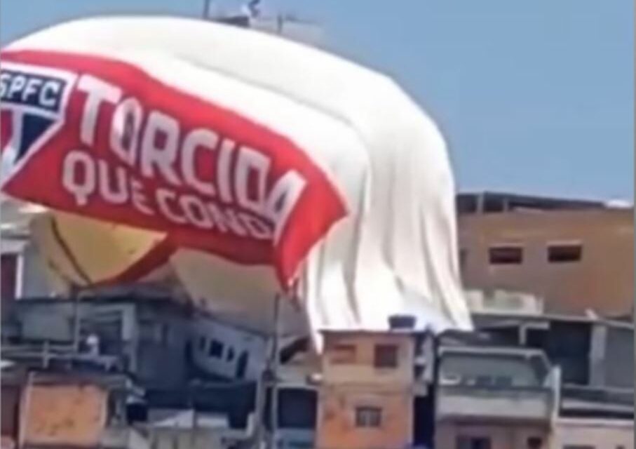 Dirigível com símbolo do São Paulo FC cai sobre casas em Osasco