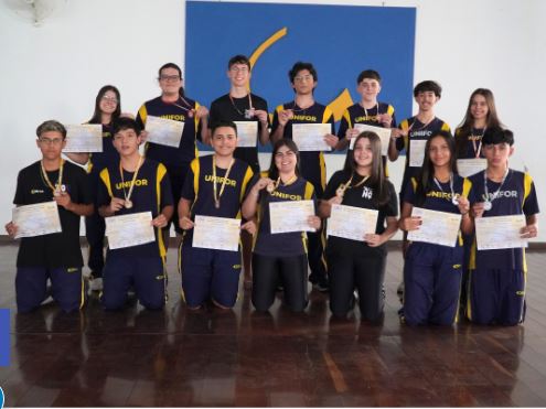 Alunos do Colégio Unifor recebem medalhas da Olimpíada Brasileira de Astronomia e Astronáutica
