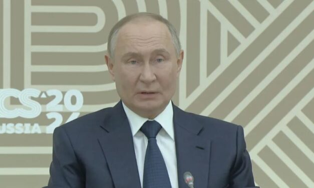 Putin diz que Rússia está pronta para continuar lutando na Ucrânia
