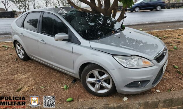 Homem fica ferido após acidente na BR-354, em Arcos