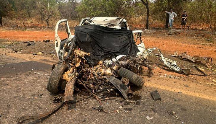 Homem morre em acidente entre carro e caminhão na MG-420, em Pompéu