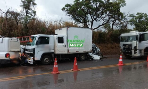 Chefe regional do DER em Formiga morre em acidente envolvendo 6 veículos