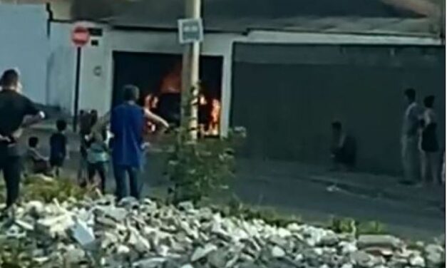 Incêndio em veículo é registrado no Geraldo Veloso, em Formiga