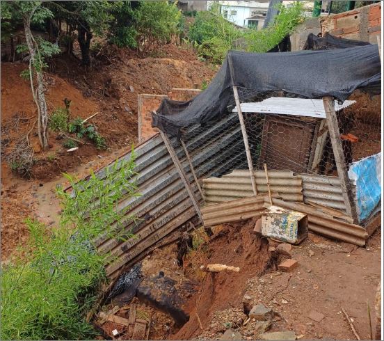 Bombeiros de Formiga isolam imóvel com possível risco de colapso estrutural